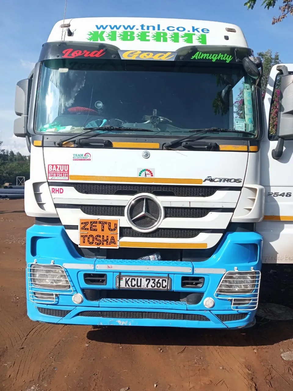 Mercedes truck fitted with a Bazuu tracking device